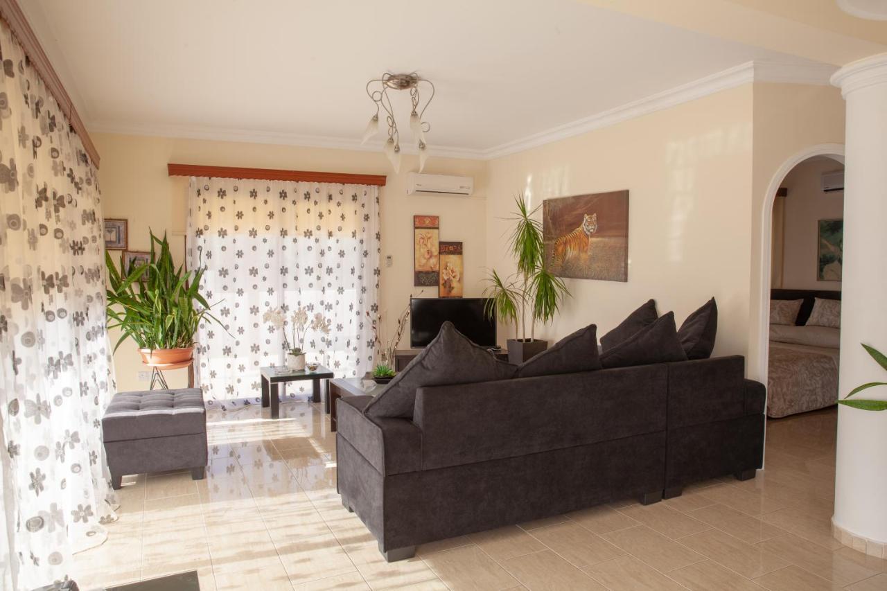 Villa Paradise Paphos Exterior photo