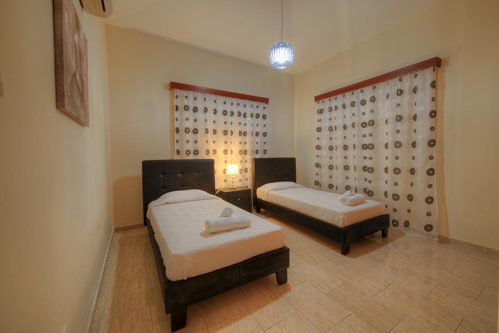 Villa Paradise Paphos Exterior photo