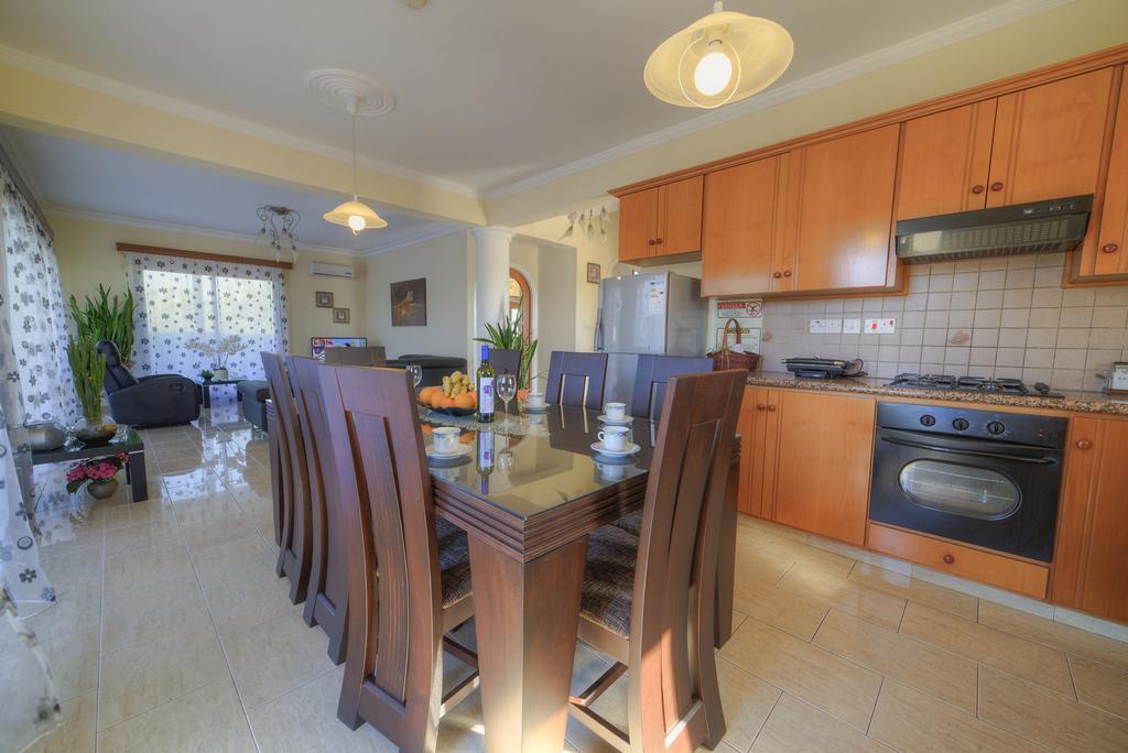 Villa Paradise Paphos Room photo